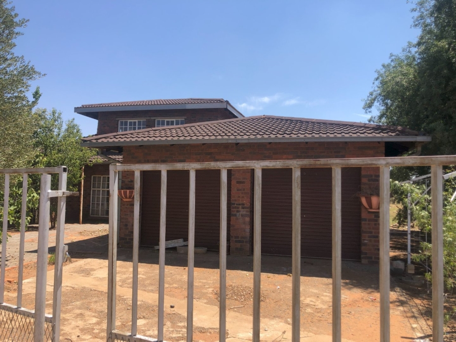Commercial Property for Sale in Bolokanang Free State